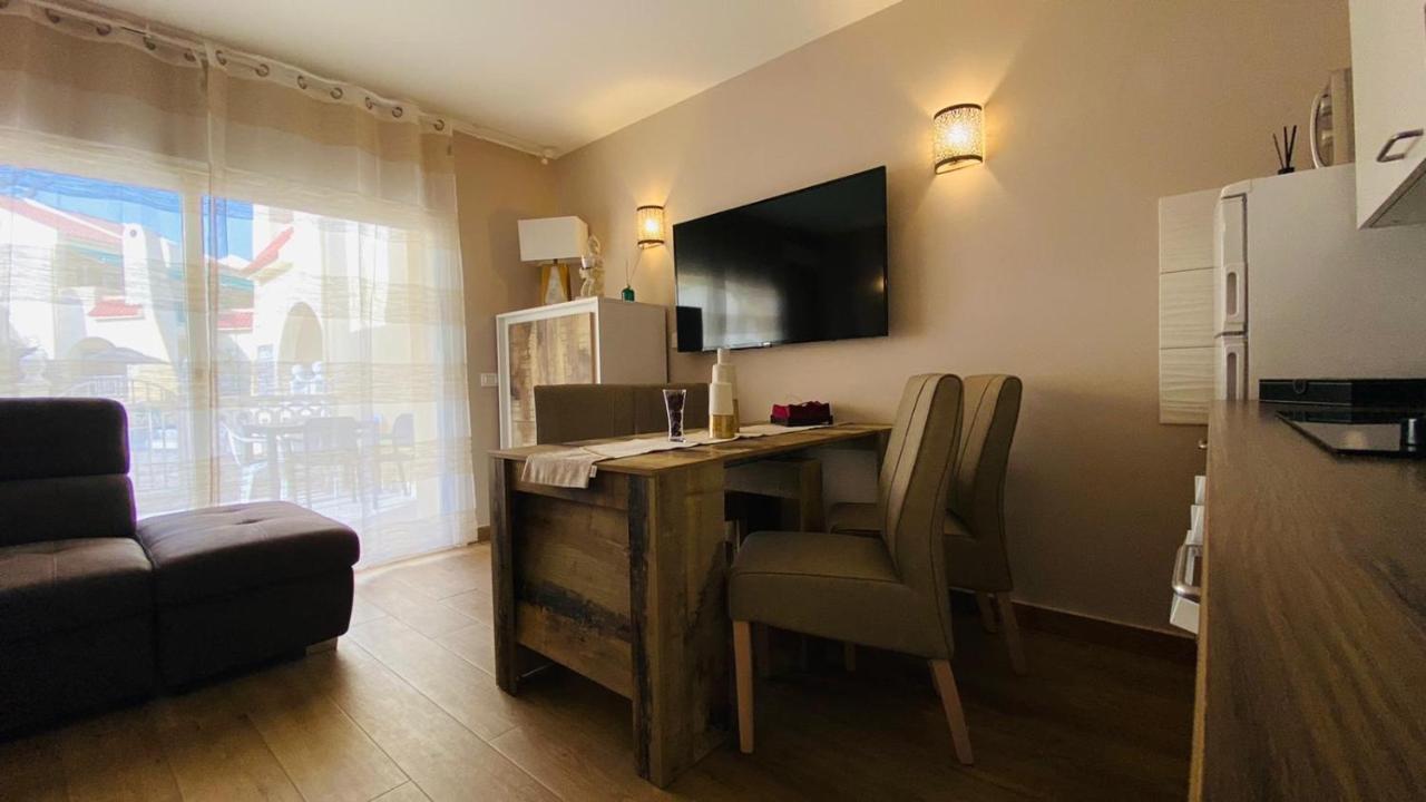 Luxury Apartment Fronte Piscina Mareverde A&V Costa Adeje エクステリア 写真